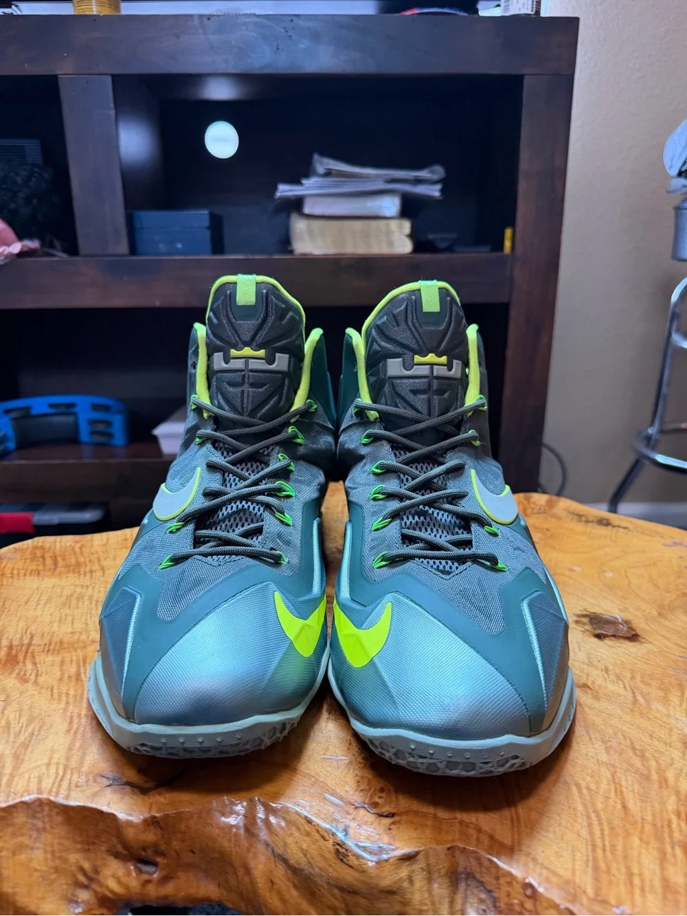 Nike LeBron 11 Dunkman Men 13 Women 14.5 Mica Green Volt 616175-300